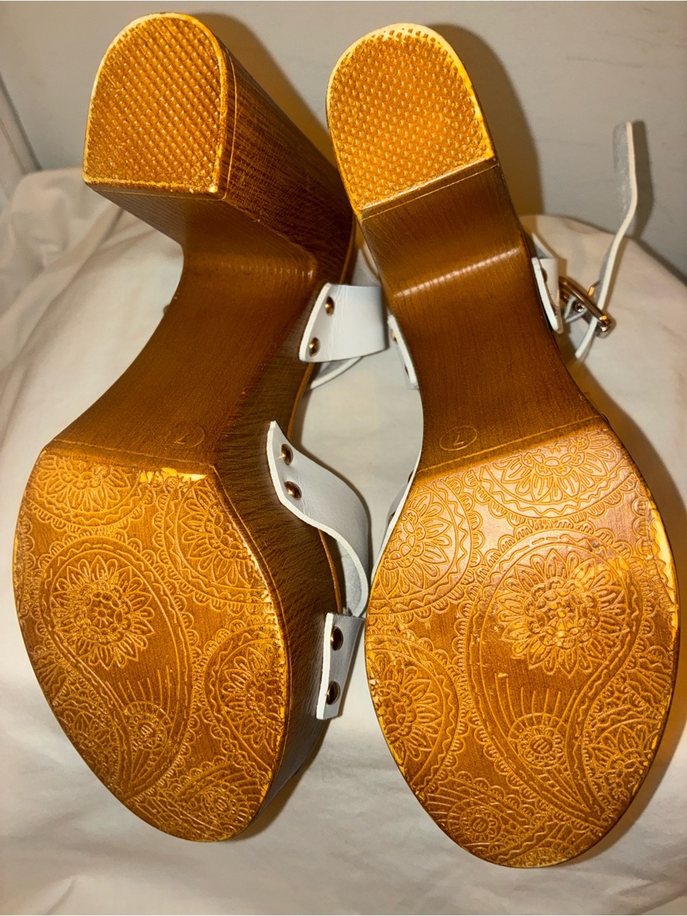 Limelight White Cross-Front Ankle Strap Sandals - Picture 4 of 4